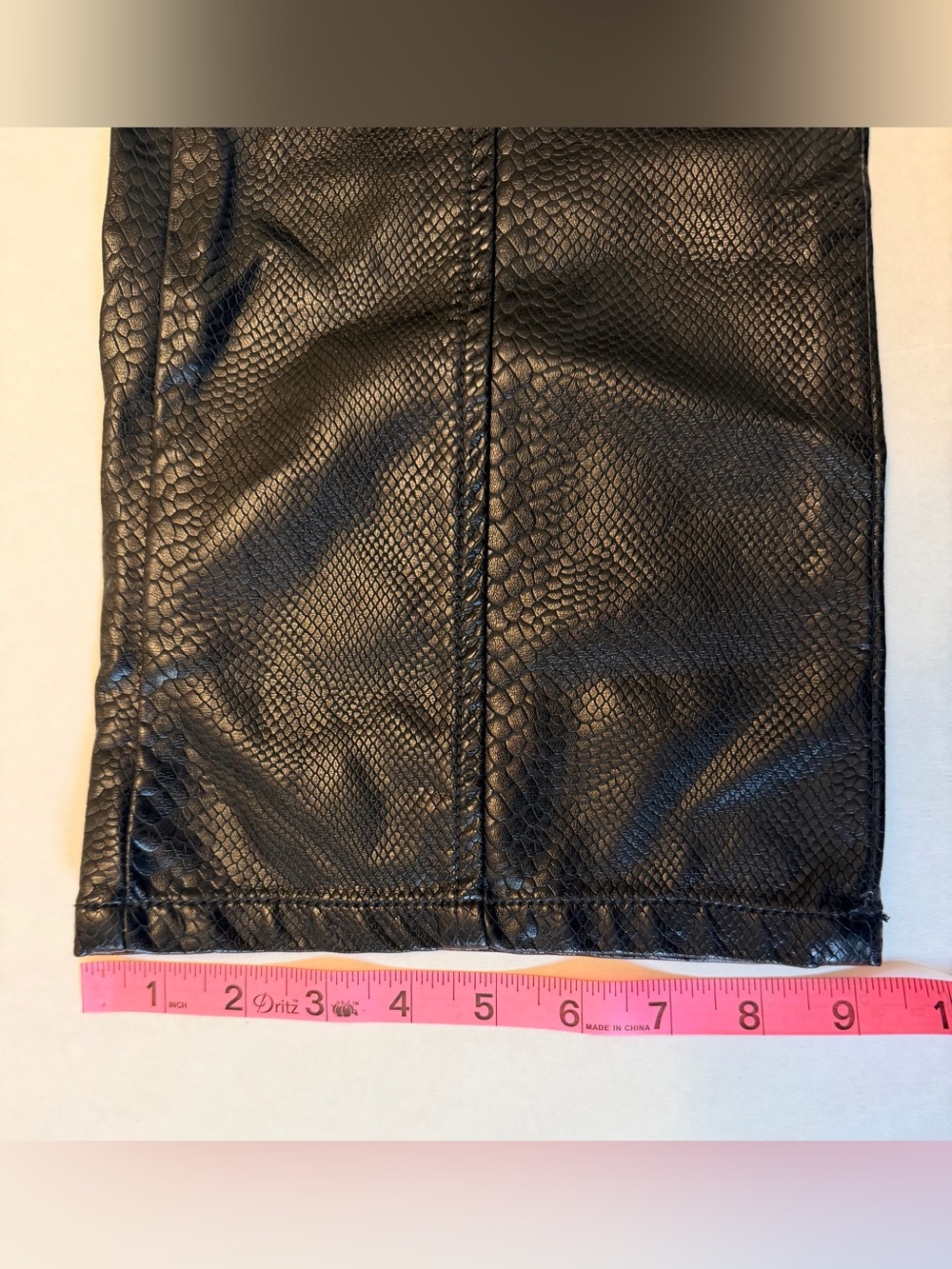 Urban Outfitters Y2K Black Alexa Faux Leather Croc-Embossed Moto Pants Size 4 - Picture 11 of 15